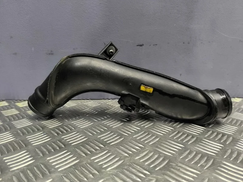 Патрубок интеркулера volkswagen Tiguan 2009 1K0145770N 5N1 CAW