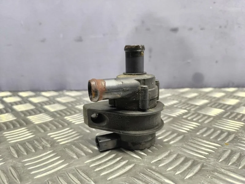 Помпа Audi TT 2009 1K0965561G 8J BWA