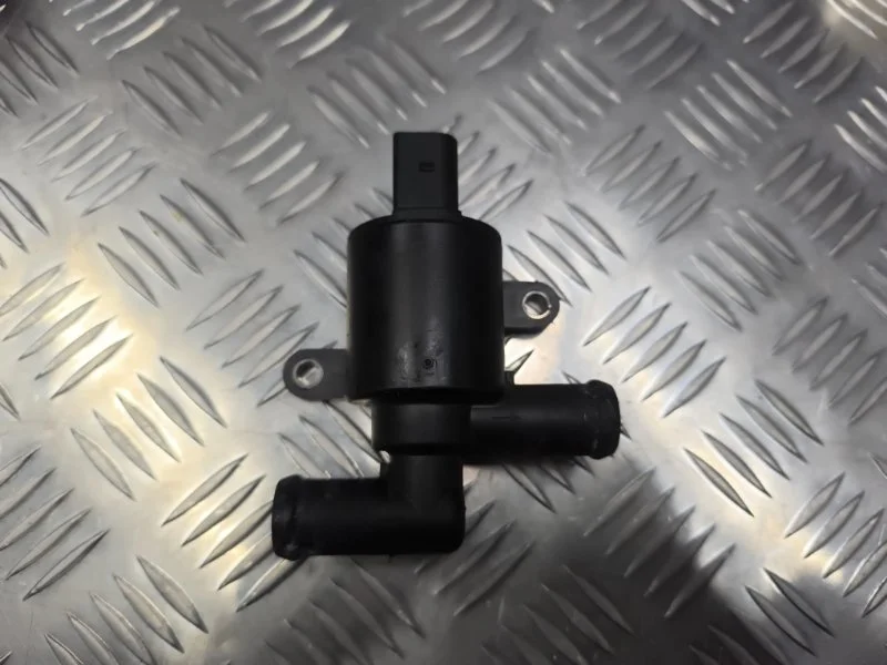 Клапан электромагнитный volkswagen Passat 2017 4H0121671D B8 CHH