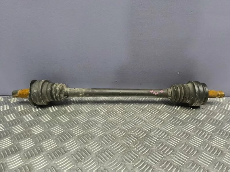 Привод задний правый Mercedes-Benz C-class 2012 A2043501710 W204 271.820