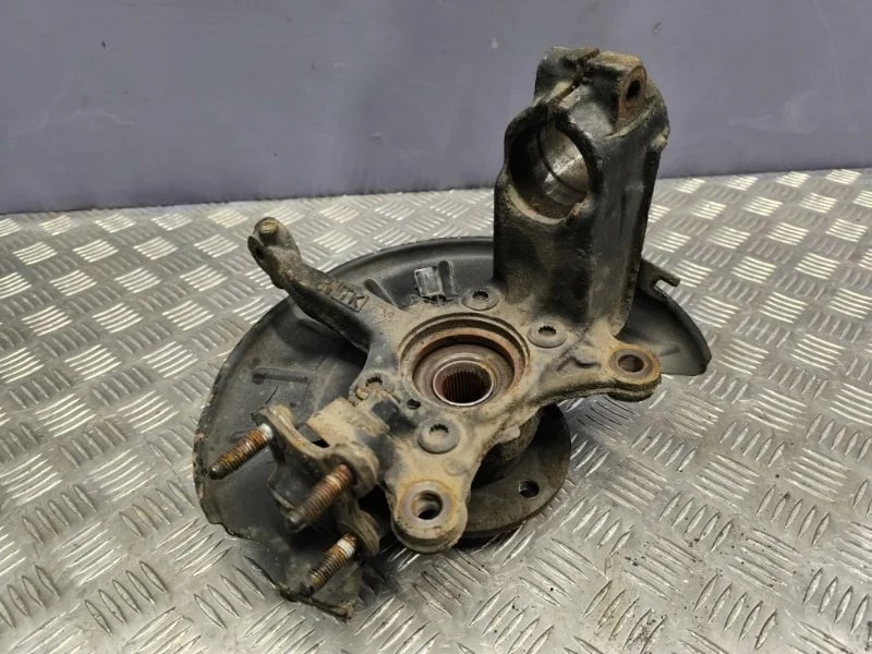 Кулак передний левый Audi A3 2008 1K0407255AA 8P CCZ