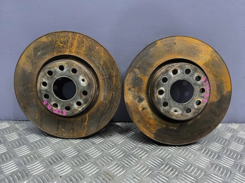 Диски тормозные Audi A3 2008 1K0615301AA 8P CCZ, передние