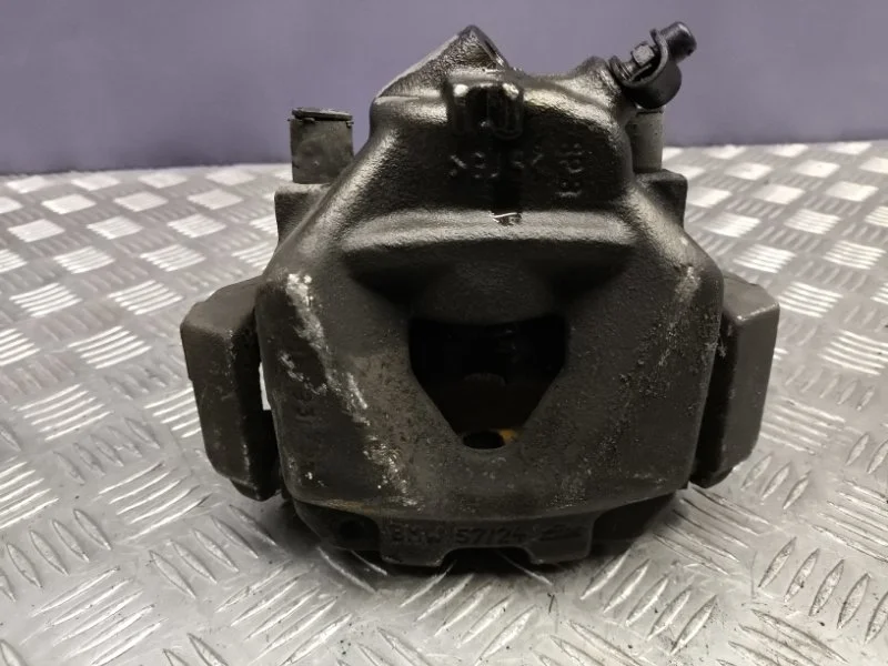 Суппорт передний правый BMW X1 2012 34116778146 E84 N20B20A