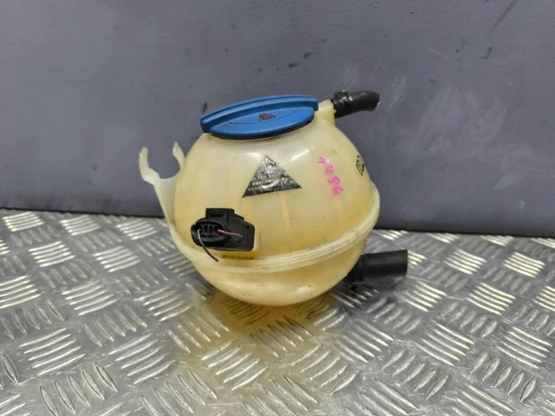 Бачок расширительный volkswagen Passat 2008 1K0121407A B6 BZB