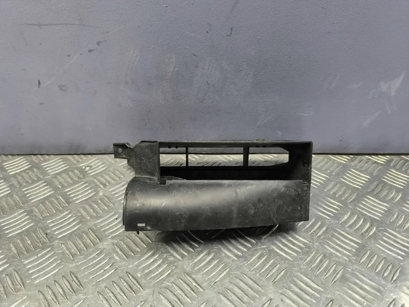 Воздухозаборник volkswagen Passat 2008 1K0805962E B6 BZB