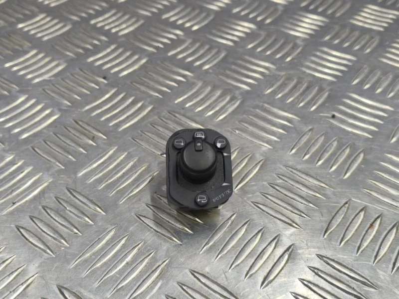 Блок управления зеркалами Audi A3 2008 8E0959565A 8P CCZ