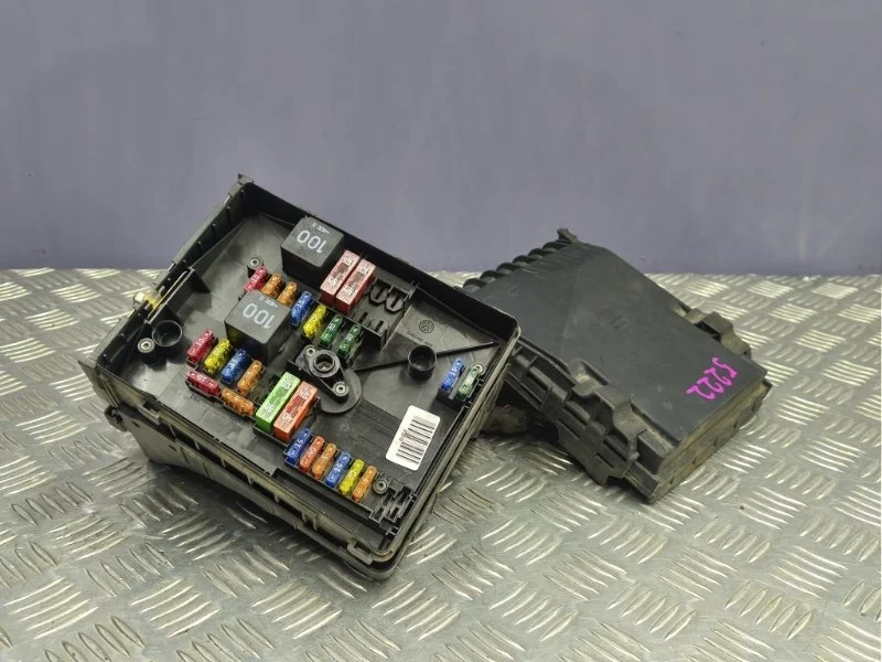 Блок предохранителей Audi A3 2008 1K0937125D 8P CCZ