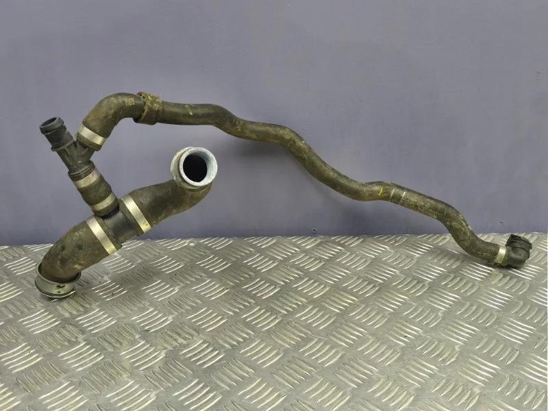 Патрубок радиатора Mercedes-Benz C-class 2012 A2045018282 W204 271.820