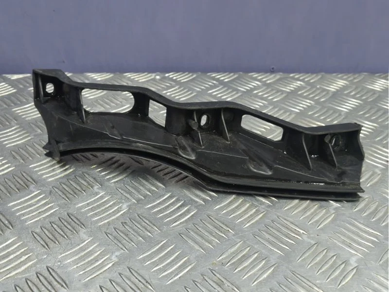 Кронштейн переднего бампера левый volkswagen Passat 2007 3C0807889A B6 AXZ