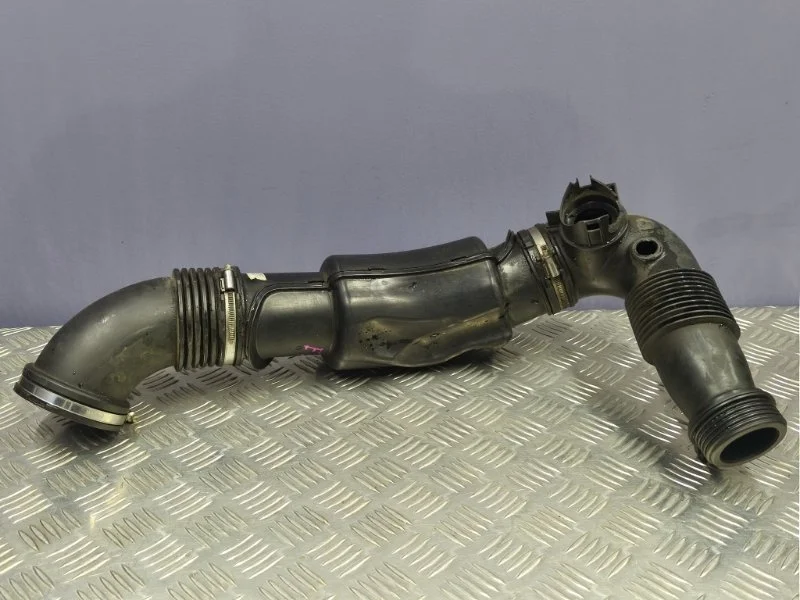 Патрубок воздушного фильтра BMW 1 2012 13717632501 F20 N13B16A