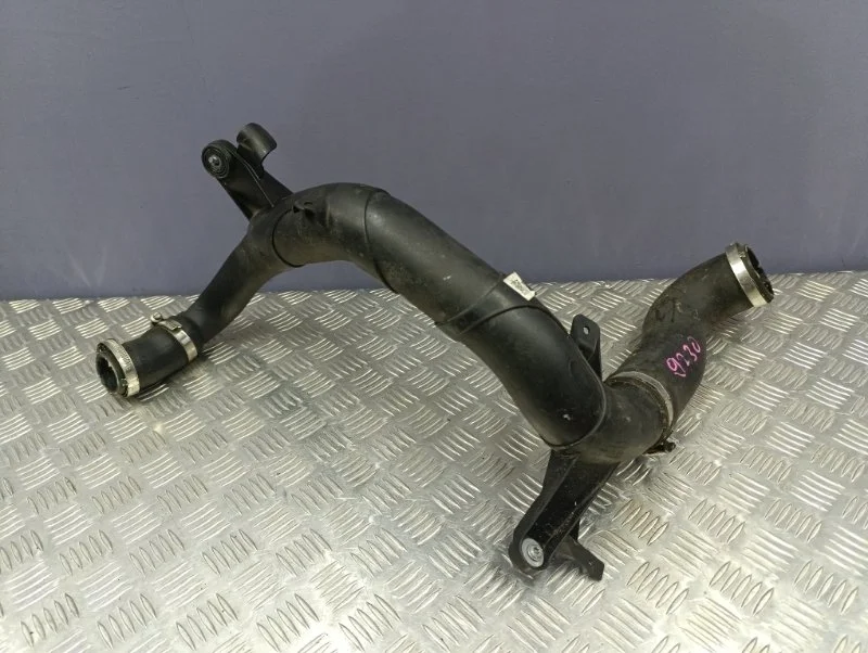 Патрубок интеркулера volkswagen Passat 2017 5Q0145840 B8 CHH