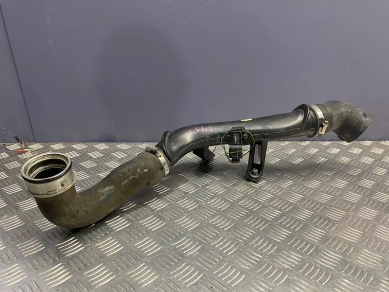 Патрубок интеркулера Audi A3 2008 1K0145770AH 8P CCZ