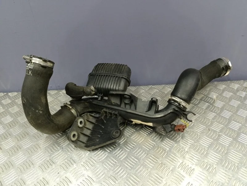 Патрубок интеркулера Audi A5 2012 8K0145673AJ 8T CDN