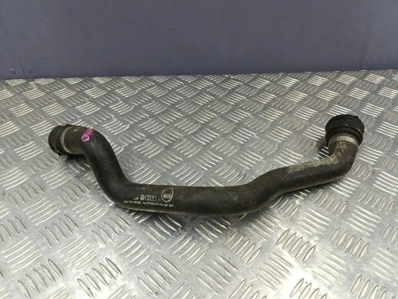 Патрубок радиатора Audi A5 2012 8K0121101M 8T CDN