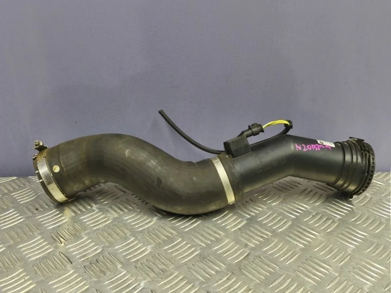 Патрубок интеркулера BMW X1 2013 13717597588 E84 N20B20A