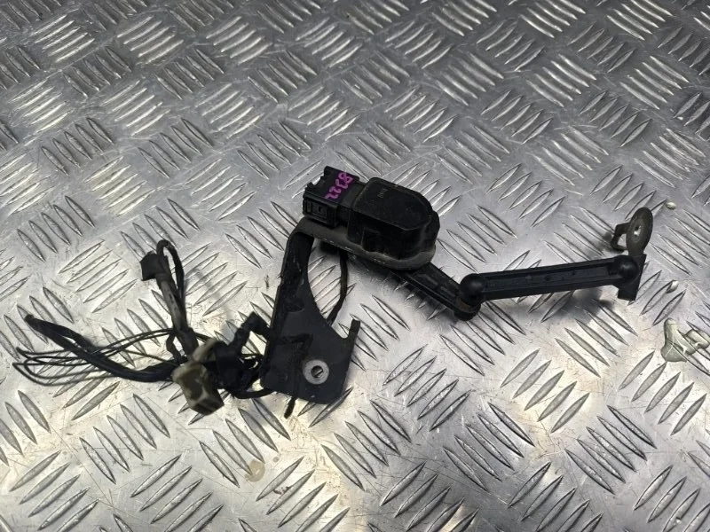 Датчик высоты дорожного просвета BMW X1 2012 37146853754 E84 N20B20A