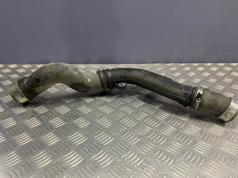 Патрубок интеркулера Audi A3 2008 1K0145840R 8P CCZ