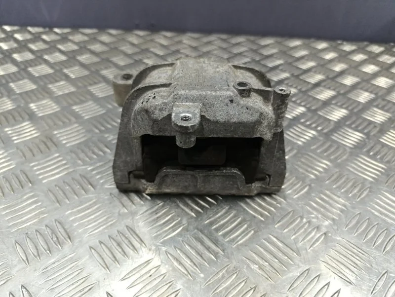 Подушка двигателя Audi A3 2008 1K0199262M 8P CCZ, правая