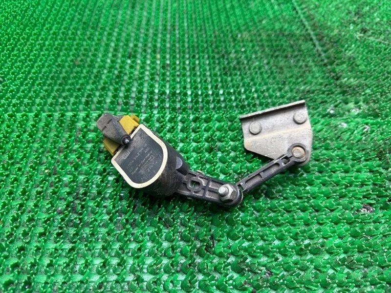 Датчик высоты кузова Mercedes A0045429918, задний
