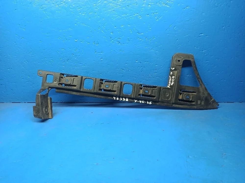 Кронштейн крепления заднего бампера правый Volkswagen Passat B6 (2005—2010) B6 3C5807394 Право Зад bkp, BVY