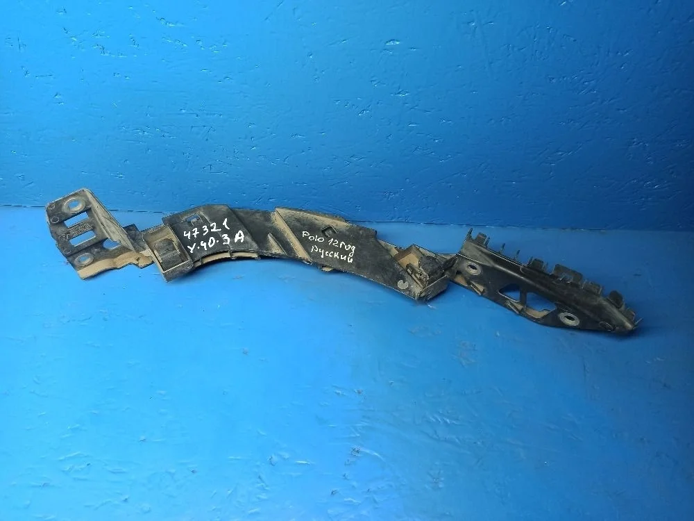 Кронштейн (крепление) фары правый Volkswagen Polo V (2009—2015) MK5, V, 5 6ru805072a Право Перед CFNA, CFN