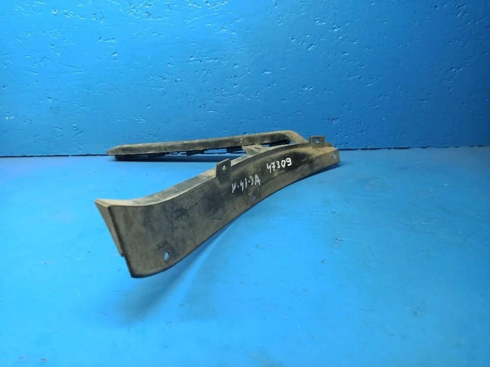 Кронштейн крепления заднего бампера левый Volkswagen Passat B5 (1996—2001) B5 3b5807393a Лево Зад ADR 1.8, AHL, ANA