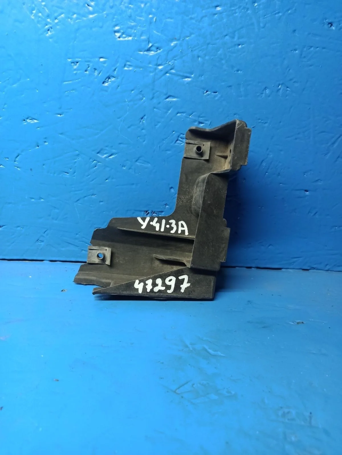 Кронштейн крепления заднего бампера правый Volkswagen Jetta V (2005—2011) 1K2 1k5807394A Право Зад BSE