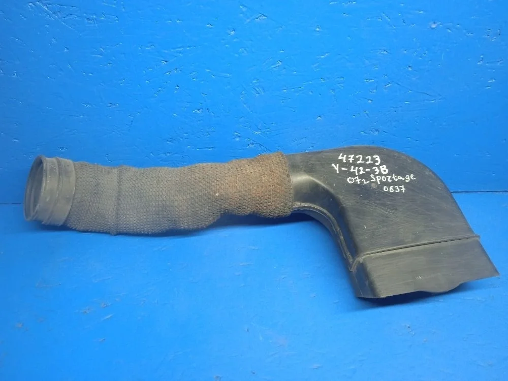 Патрубок воздушный (воздуховод) Hyundai Tucson I (2004—2015)  282102E000