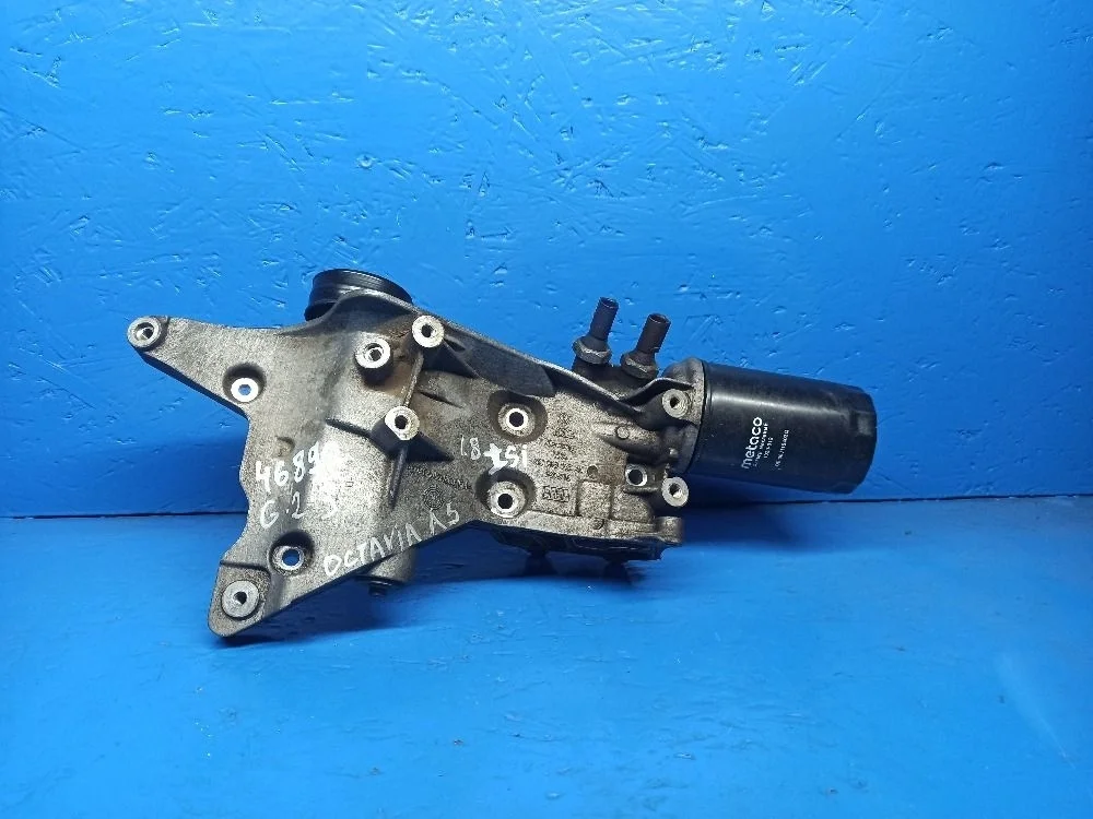 Кронштейн генератора Volkswagen Passat B7 (2010—2015) TMBCK41Z0BB154114 06j903143ah   CDAA