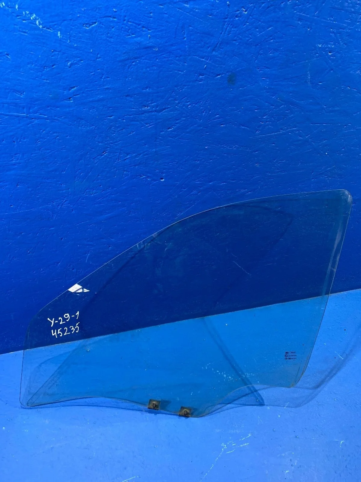 Стекло двери передней левой Renault Logan I рестайлинг (2009—2015) R90, LRGS0H3, седан 8200240555 Лево Перед k7, K7MF710, K7J, K7M710, K7J710, K4M, 11189, K7JA710, K7M10, k7m
