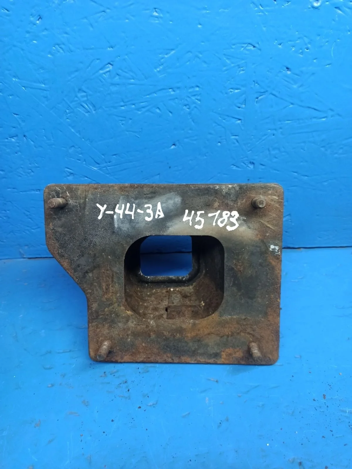 Кронштейн усилителя заднего бампера левый Kia Ceed JD (2012—2015)