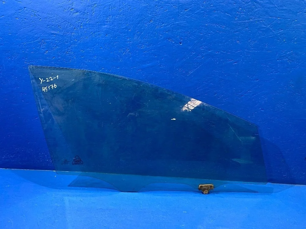 Стекло двери передней правой Kia Ceed JD (2012—2015)