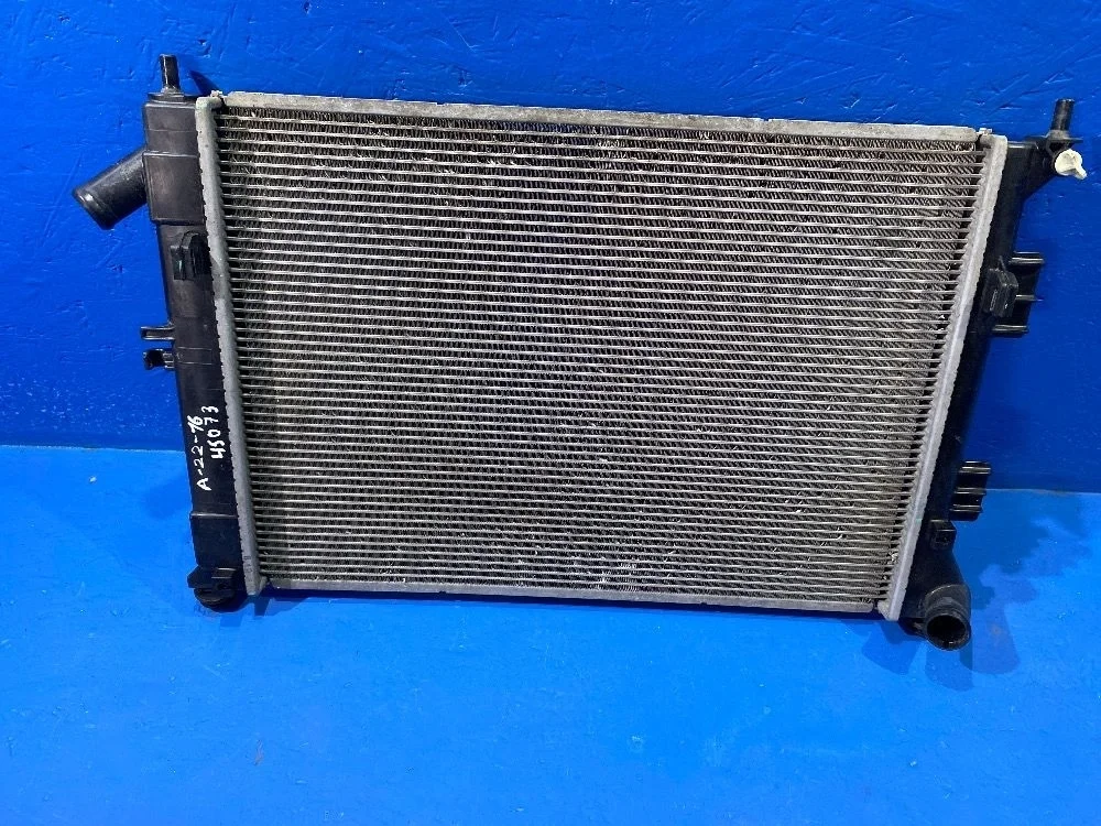 Радиатор охлаждения двигателя Kia Ceed JD (2012—2015)