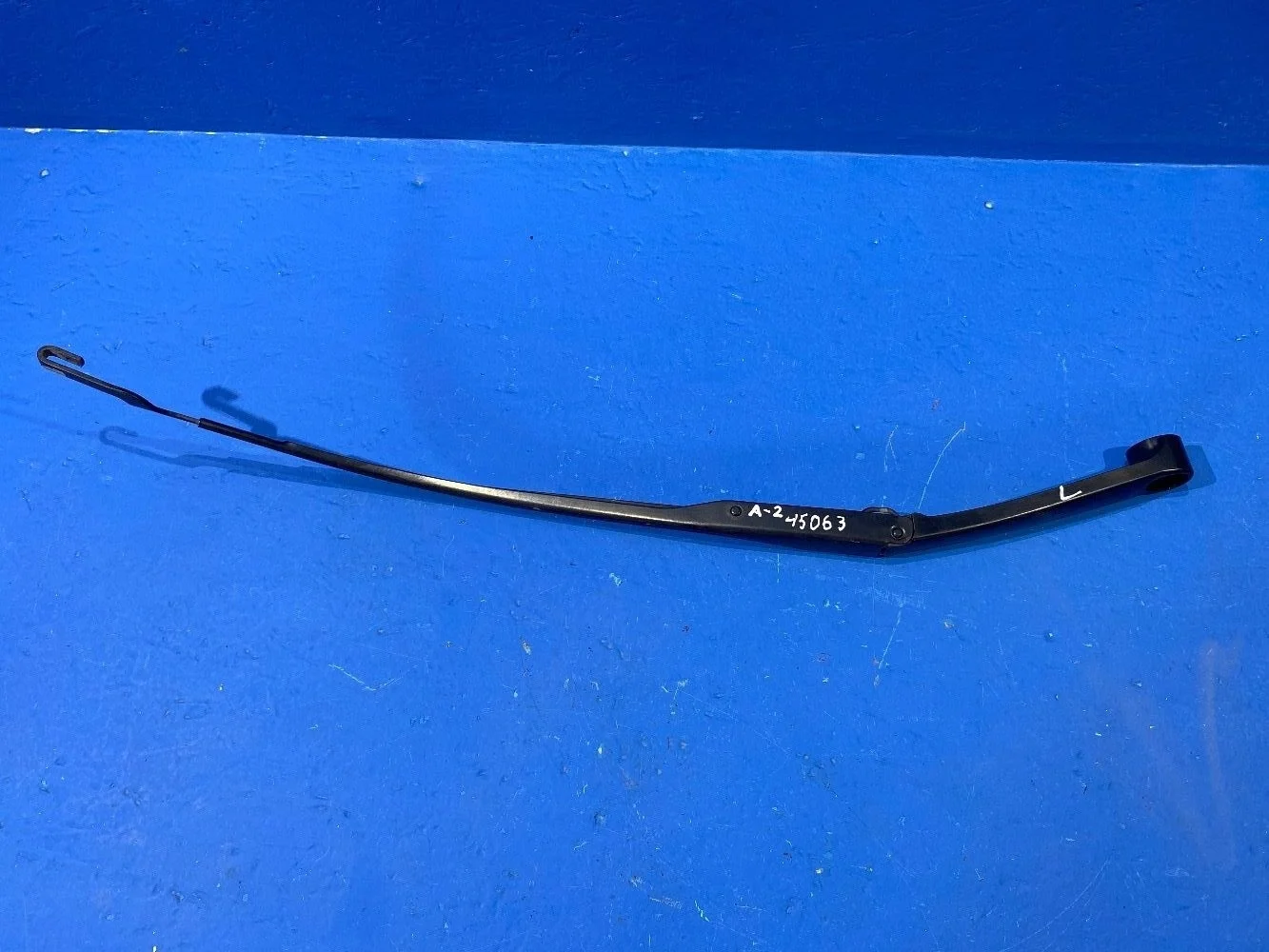 Поводок стеклоочистителя передний левый Kia Ceed JD (2012—2015)