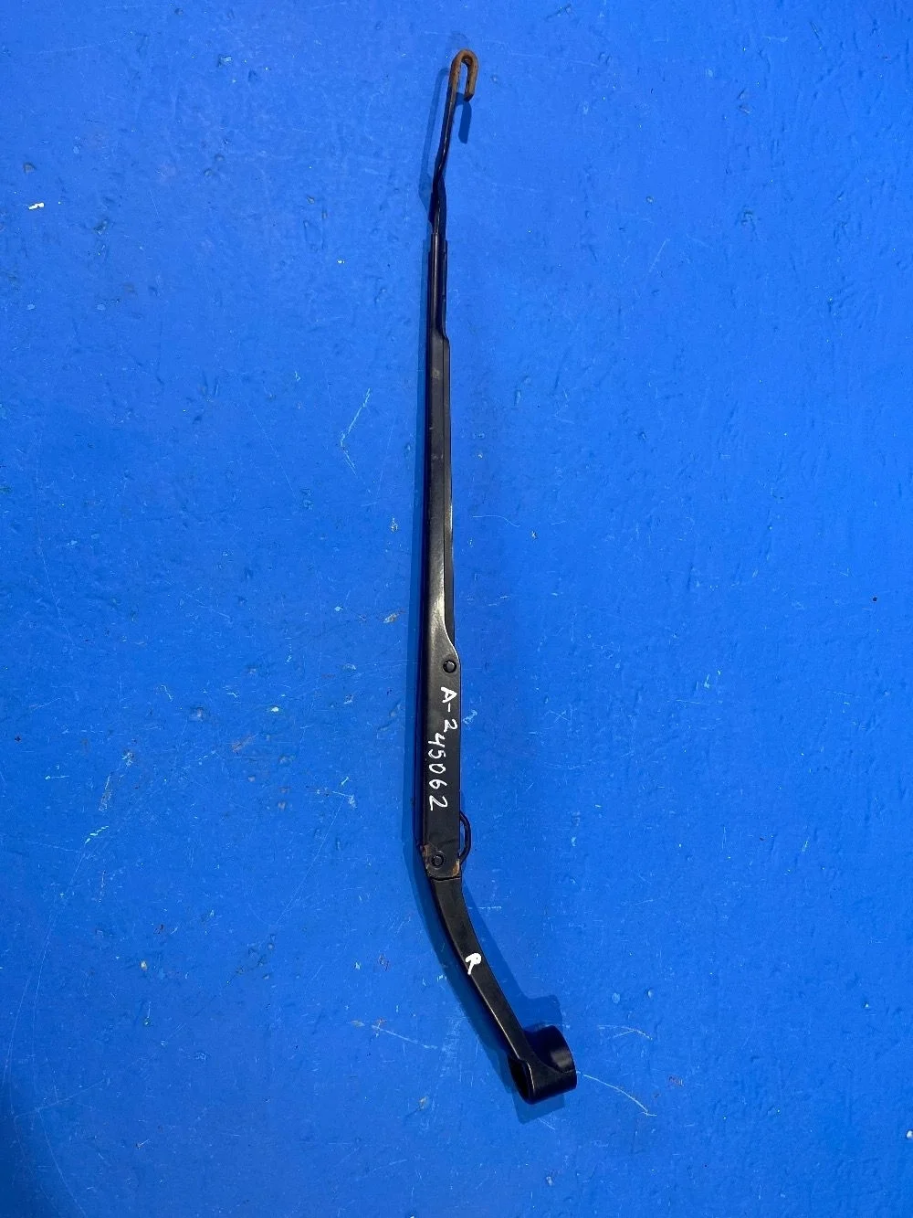 Поводок стеклоочистителя передний правый Kia Ceed JD (2012—2015) JD 98320A2000 Право  G4FG, G4LC