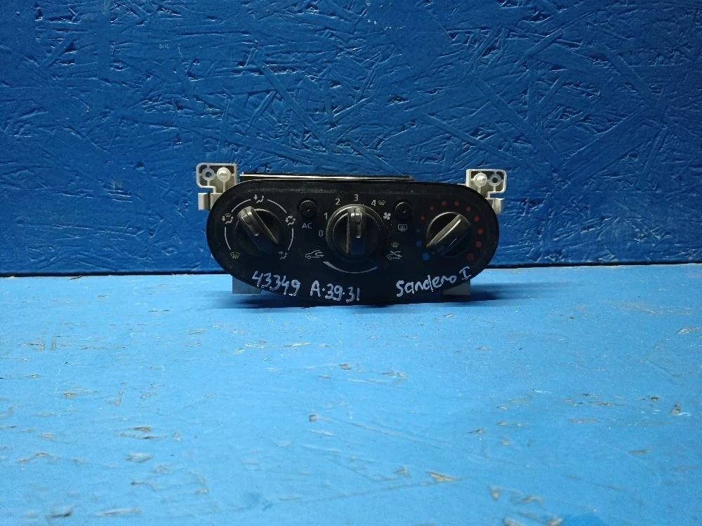 Блок управления отопителем Renault Sandero I (2009—2014) BS12 275101924R   K7J710   UK28603