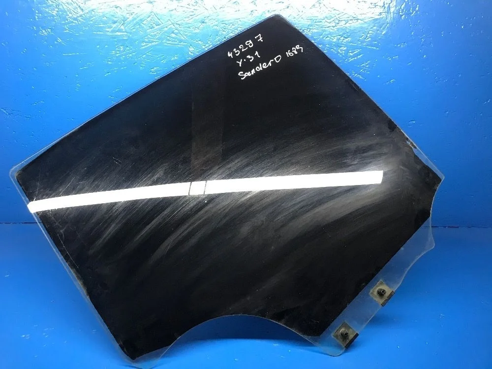 Стекло двери задней правой Renault Sandero I (2009—2014)