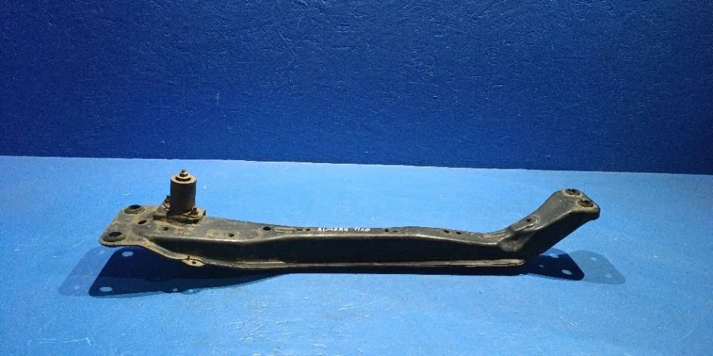 Балка передняя продольная (лыжа) Nissan Almera Tino I рестайлинг (2003—2006)