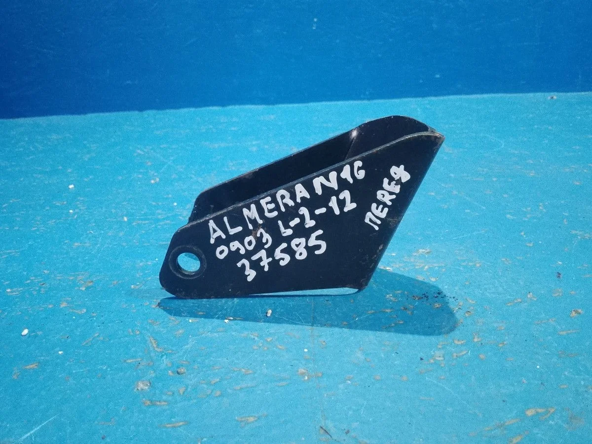 Кронштейн опоры двигателя Nissan Almera N16 рестайлинг (2002—2006) N16 2 поколение 11274BM500