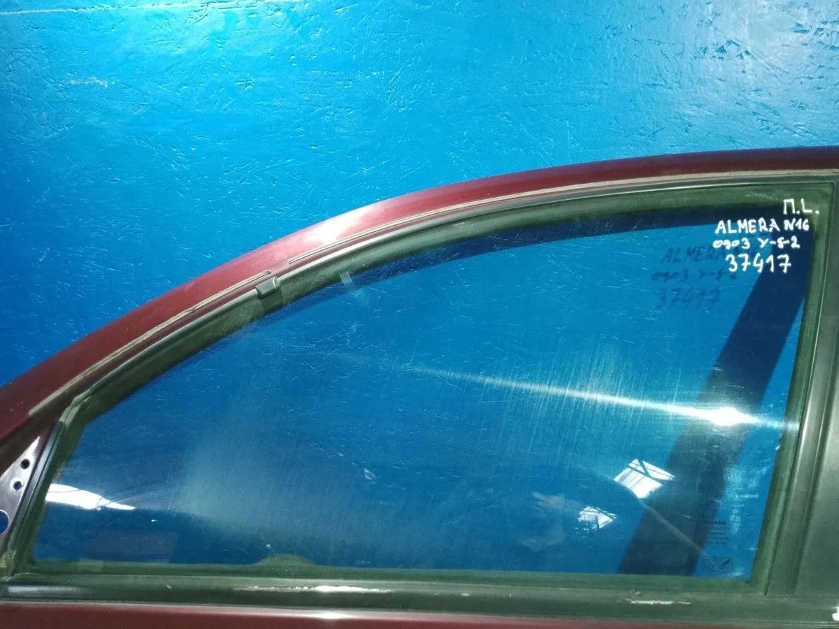 Стекло двери передней левой Nissan Almera N16 рестайлинг (2002—2006) N16 2 поколение 80301BM701 Лево Перед