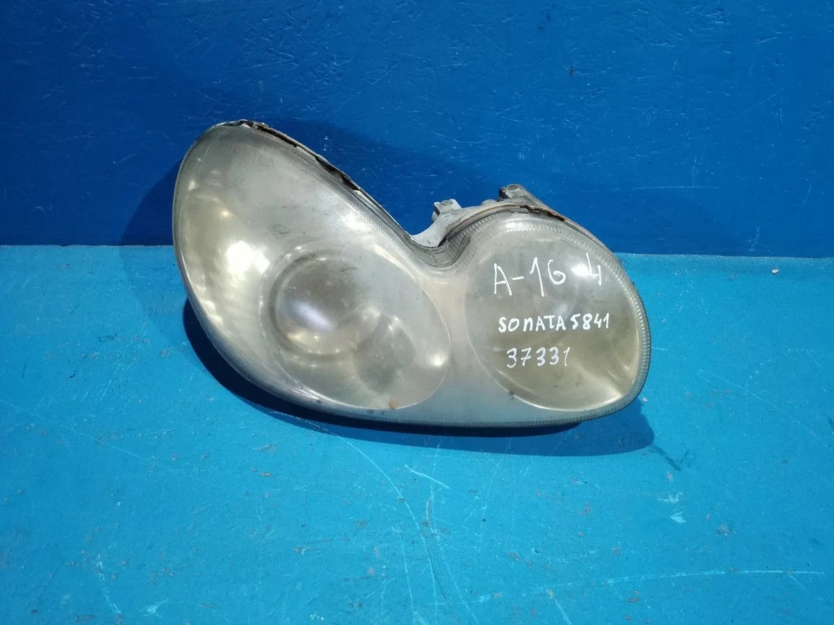 Фара правая Hyundai Sonata IV рестайлинг (2001—2012) EF 921043D020 Право