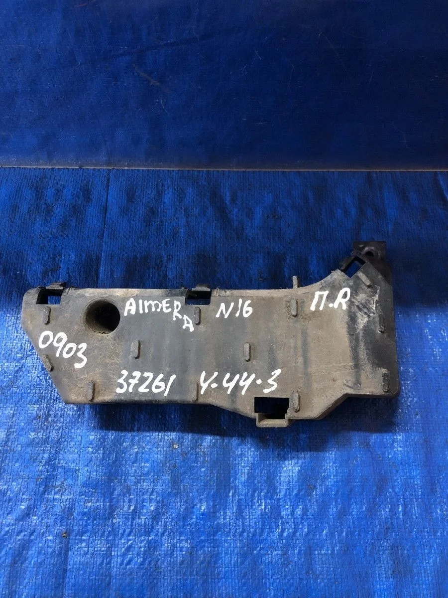 Кронштейн крыла переднего правого Nissan Almera N16 рестайлинг (2002—2006) N16 2 поколение 62222BN700 Право Перед