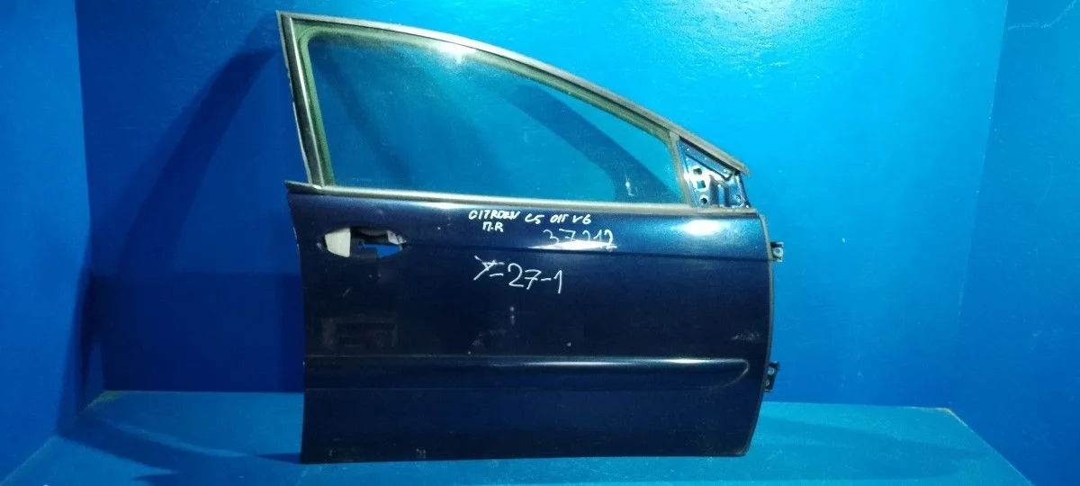Дверь передняя правая Citroen C5 I (2001—2004) DC RC 9004P0 Право Перед