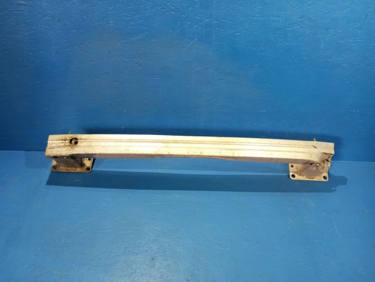 Усилитель переднего бампера Peugeot 308 I (2007—2011) 4A/C 4B 4A 4E T7 9656741380  Перед 9HZ EP6  EP6C DW10BTED4 EP6DT