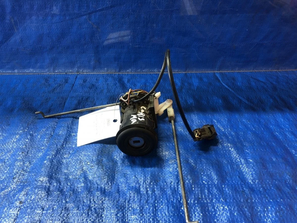 Кнопка открывания багажника Mitsubishi Carisma I (1995—1999) DA_A DA1A DA2A MR264135,  MR392899