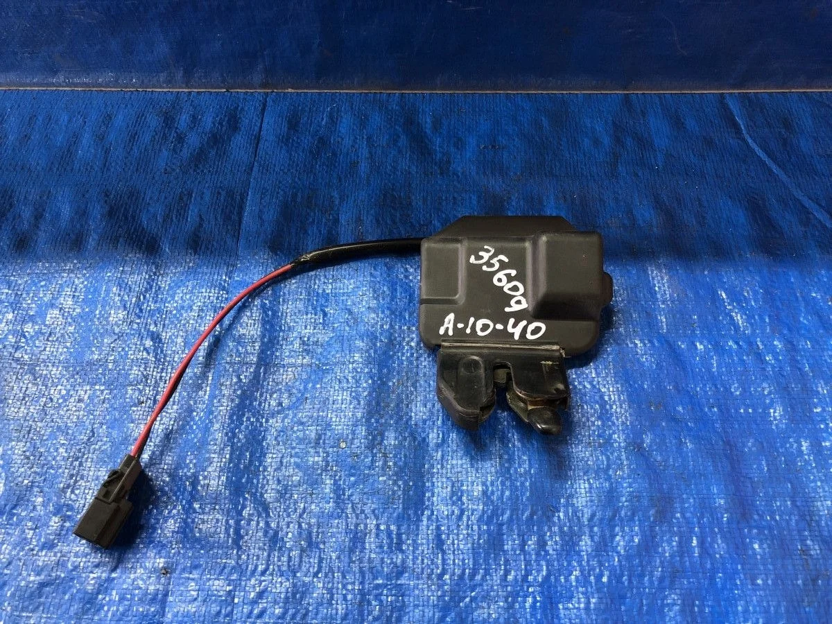 Замок багажника Nissan Primera P12 (2001—2008) P12 84630AV600  Зад