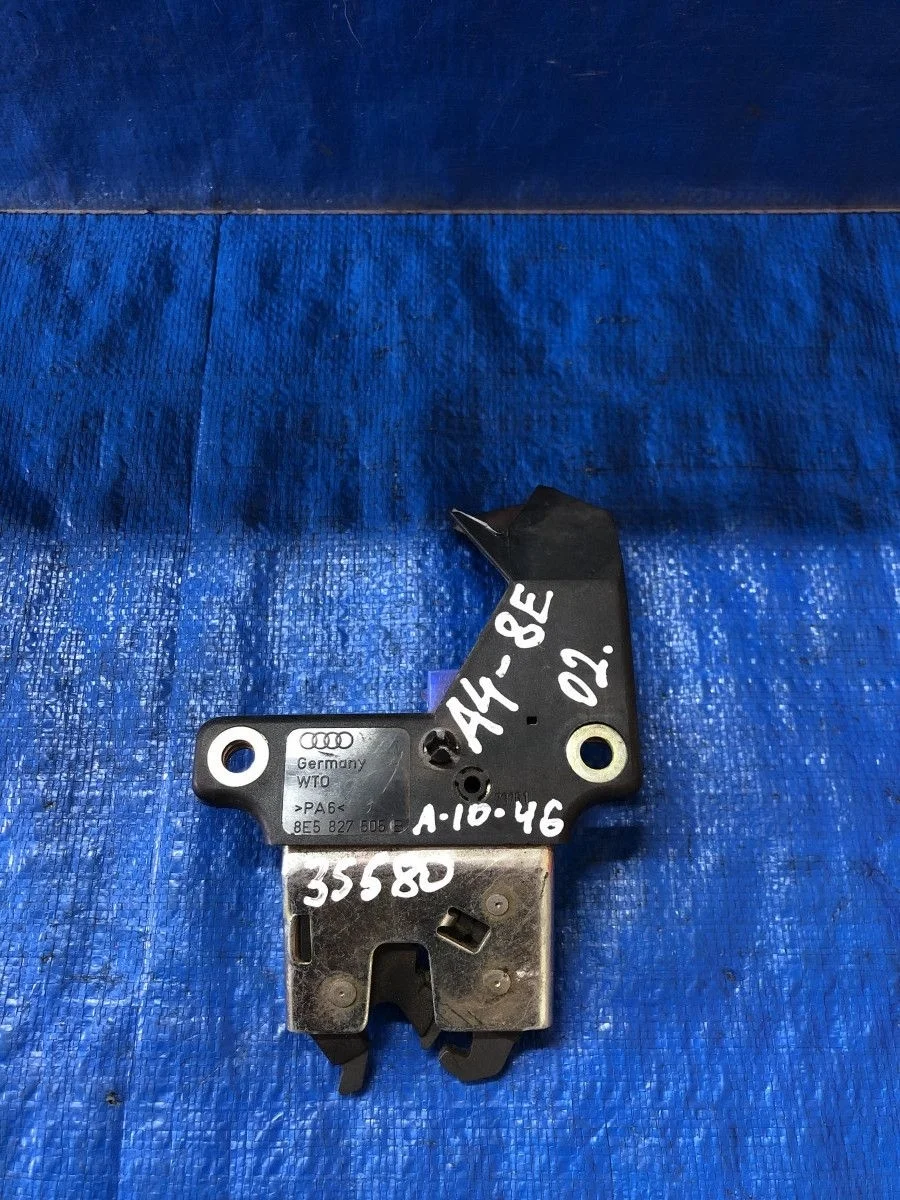 Замок багажника Audi A4 B6 (2000—2006) 8E 8E5 8EC 8ED B6 8E5827505B  Зад