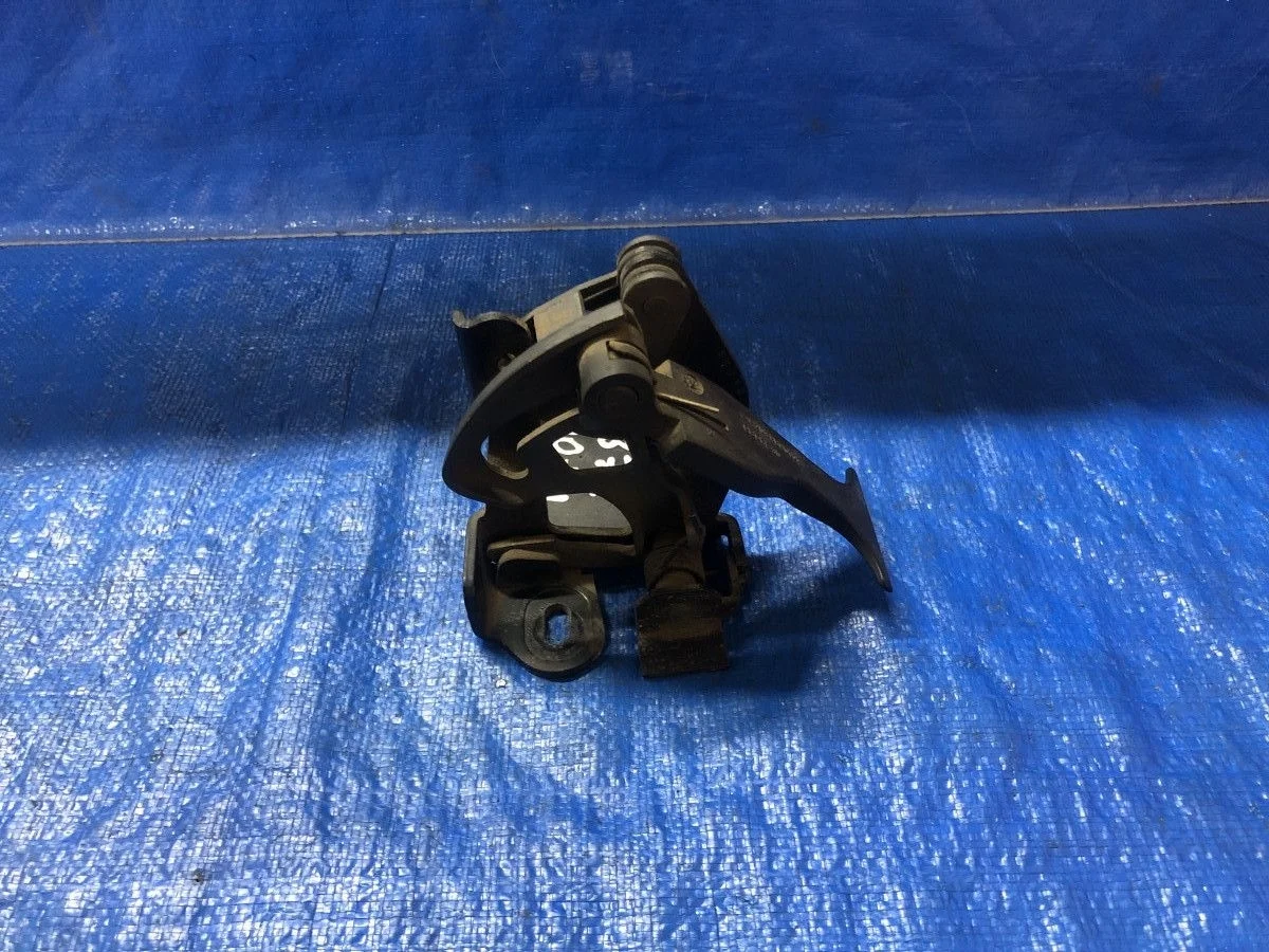 Замок капота Mercedes-Benz C-класс W203/S203/CL203 (2000—2004) W203 A2038800164,  2038800164,  A2038800264,  2038800264,  Перед