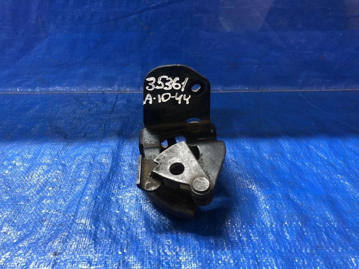 Замок капота Mercedes-Benz C-класс W203/S203/CL203 (2000—2004) W203 A2038800164, 2038800164, A2038800264, 2038800264  Перед