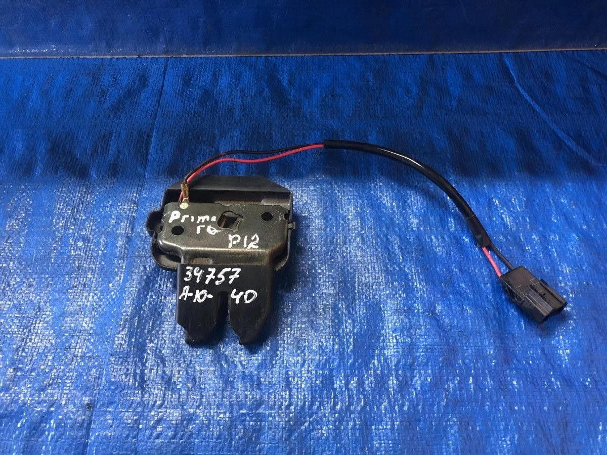 Замок багажника Nissan Primera P12 (2001—2008) P12 84630AV600  Зад